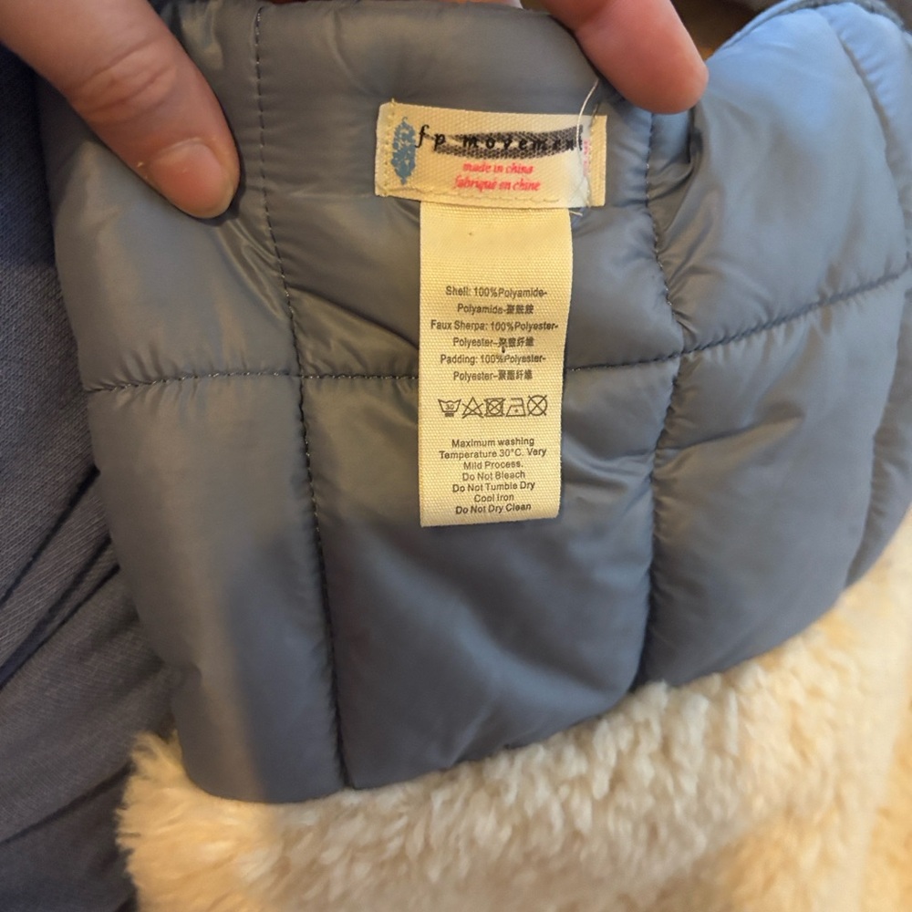 Free People Downhill Blue Puffer Scarf with Cream Sherpa Lining - Picture 3 of 3
